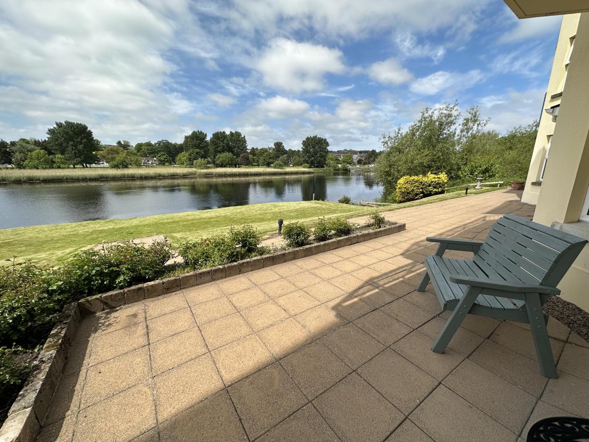 Coleraine Riverside Apartment ภายนอก รูปภาพ